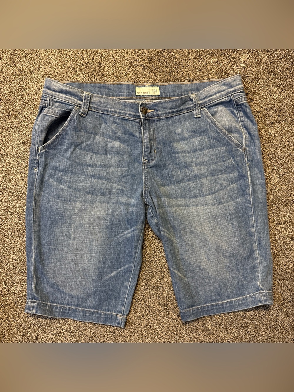 Ladies Old Navy Denim Roll Cuff Shorts Sz 14 Distressed Faded Blue